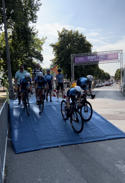 Auf der Startrampe: Das Blau-Weiss Team musste als erstes Team überhaupt ins Rennen gehen | Foto: Schmidt-Grave, Blau-Weiss Buchholz