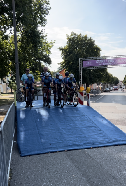 Auf der Startrampe: Das Blau-Weiss Team musste als erstes Team überhaupt ins Rennen gehen | Foto: Schmidt-Grave, Blau-Weiss Buchholz