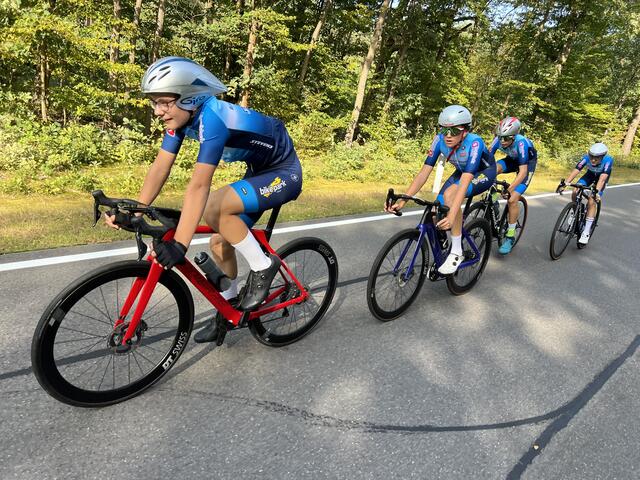 Hielten ein tolles Tempo (v.li.): Mathis Vernet, Jannis Ludewig, Jona Martens und Levi Tibke | Foto: U. Varenkamp/Blau-Weiss Buchholz