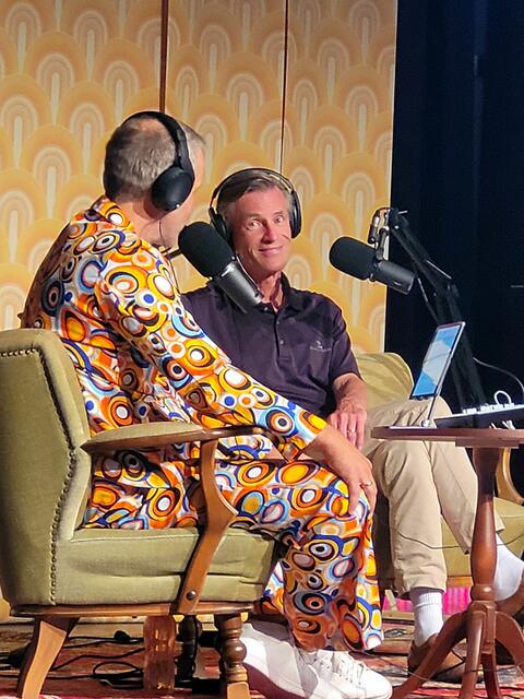 Die GAK-Podcast-Moderator Christoph Reise (Lehrer, li.) mit Podcast-Gast Jan-Hendrik Röhse  | Foto: GAK