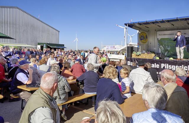 Impressionen von früheren Kohltagen  | Foto: Dithmarschen Tourismus