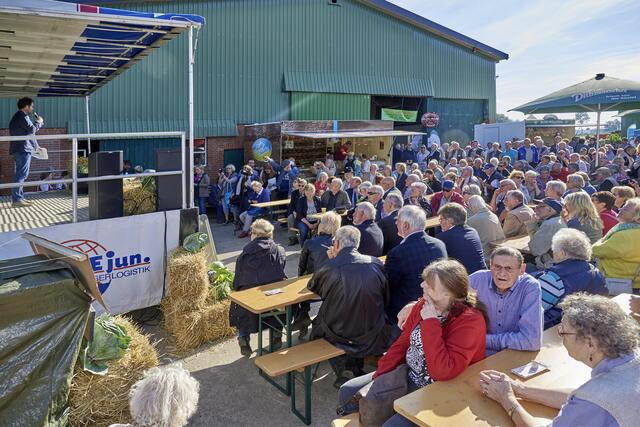 Impressionen von früheren Kohltagen  | Foto: Dithmarschen Tourismus
