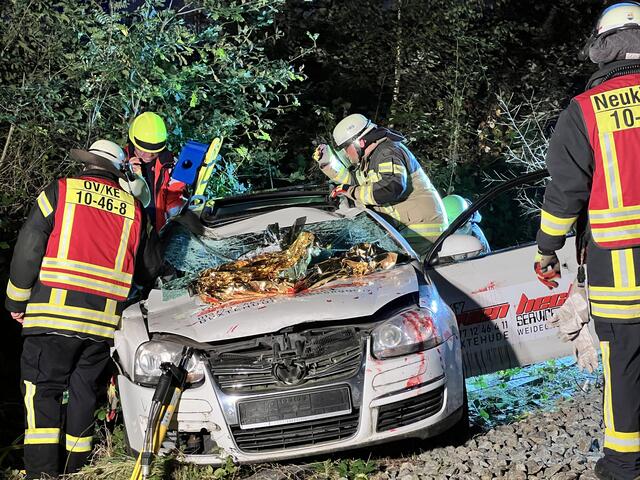 Das zertrümmerte Auto | Foto: Landkreis Stade / Daniel Beneke