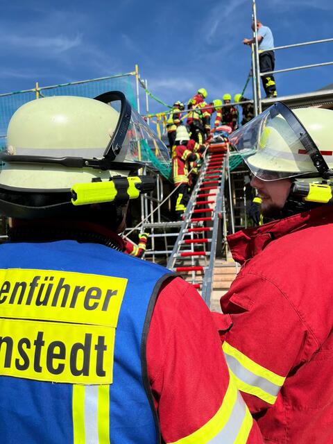 DRK-Rettungsdienst im Landkreises Harburg und die Freiwilligen Feuerwehr Hanstedt probten den Ernstfall | Foto: FF Hanstedt