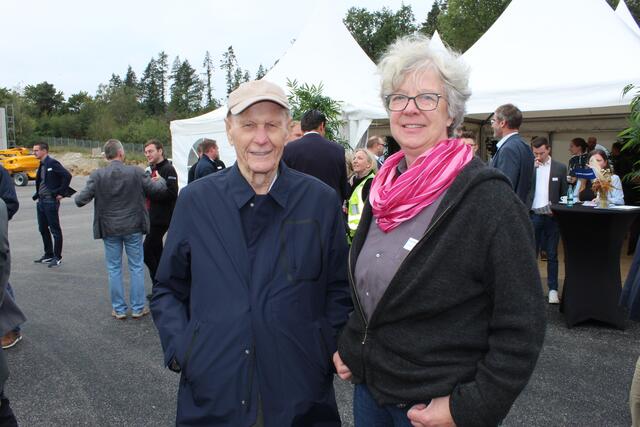 Horst Dörner, Geschäftsführer Otto Dörner GmbH &amp; Co. KG und Seevetals Bürgermeisterin Emily Weede,  | Foto: sra