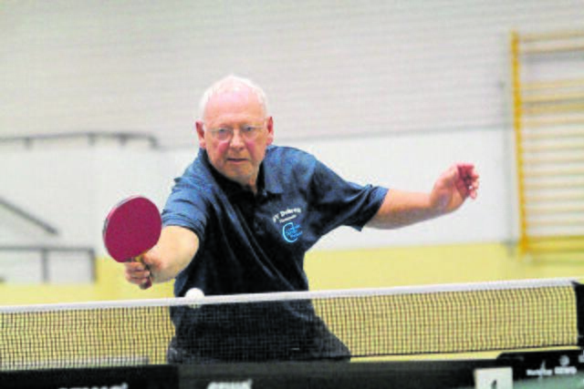 Jürgen von der Weihe trainiert ehrenamtlich die Kinder- und Jugendmannschaften Foto: Ralf Koenecke