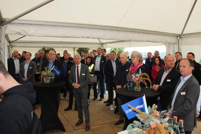 Zu sehen ist das aufmerksame Plenum während der Begrüßungsreden | Foto: sra
