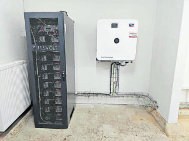 Das Herzstück: die Batterie | Foto: Wärme aus der Natur Niemann GmbH &amp; Co. KG