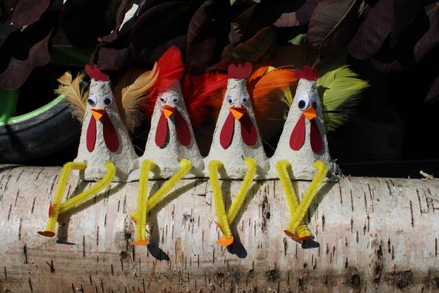Diese zierlichen "Hühner auf der Stange" zierten den Eierkuchen-Wagen | Foto: pöp