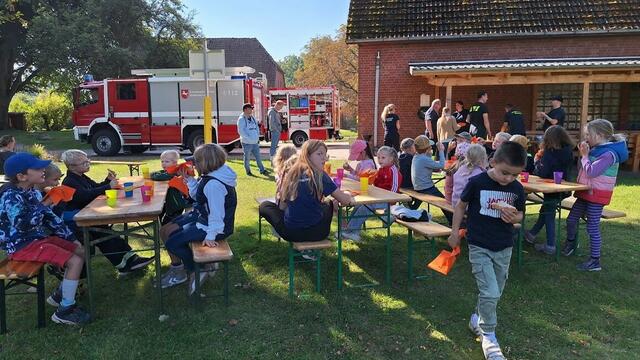 26 Kinder verbrachten einen unterhaltsamen - und lehrreichen - Tag bei der Feuerwehr Thieshope | Foto: FF SG Hanstedt