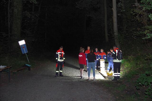 Die Jugendfeuerwehr beim Nachtmarsch | Foto: A. Feldtmann, Pressesprecher der FF Hittfeld