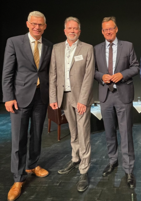 v. li.: Dr. Kai Warnecke, 1. Vorsitzender H&amp;G Buxtehude Andre Grote und Präsident des GdW Axel Gedaschko | Foto: Haus und Grund Buxtehude