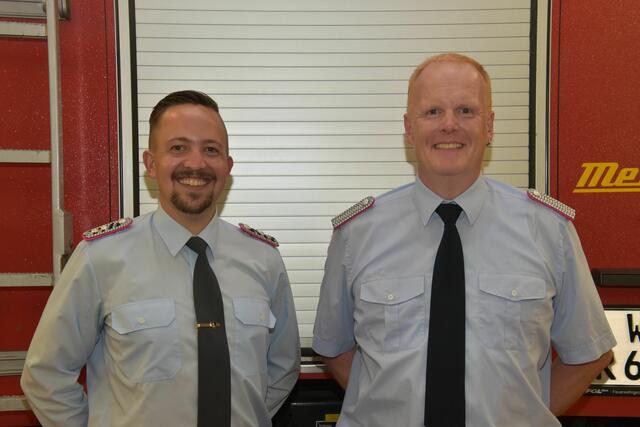 Das neue Führungsduo der Feuerwehr Garstedt: Ortsbrandmeister Marco Petersen (li.) und Stellvertreter André Cordes | Foto: Mathias Wille