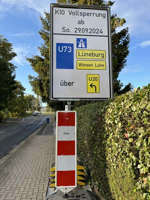 Umleitungsschild zur K10 | Foto: sra