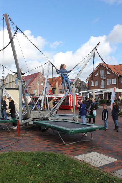Beliebt: Bungee-Trampolin-Springen | Foto: sb