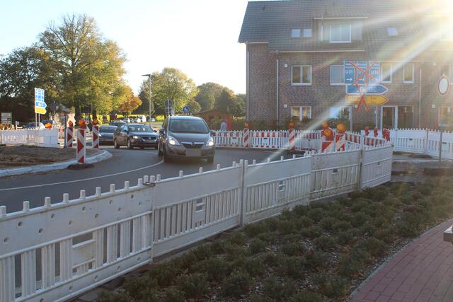 Hier geht es nur geradeaus - rechts ist das Abbiegen nach Westerhof verboten | Foto: pm