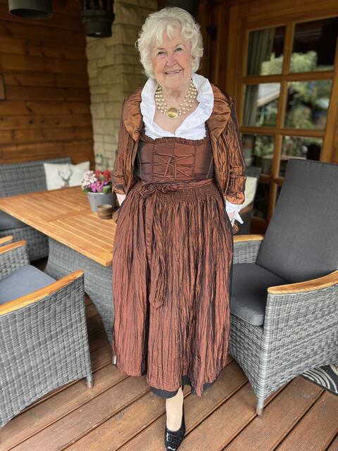 Sie hat gewonnen: Viviane Wehrs hat ein Bild eingereicht, auf dem ihre elegante 85-jährige Oma, Lisa Müsing, aus Buchholz abgelichtet ist | Foto: Wehrs