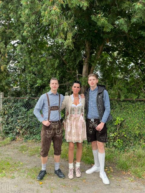 Andrea Gehricke aus Winsen mit ihren Söhnen Maik (li.) und Luke: "Es ist unser Lieblingsbild" | Foto: Gehricke