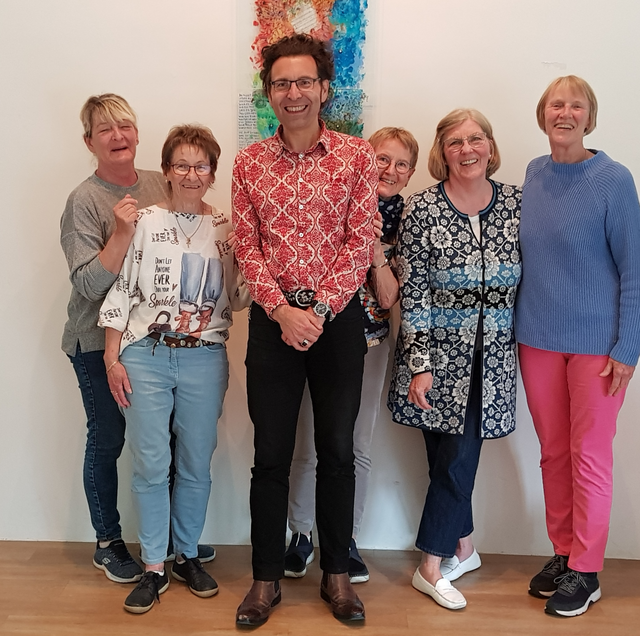Das Team des Trauercafés rund um Pastor Florian Schneider (Mi.) | Foto: Schneider