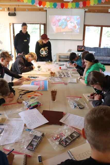 Die ersten Skizzen entstanden auf Papier | Foto: Schlupkothen