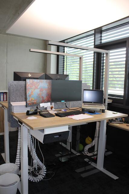 Die Büros sind modern eingerichtet | Foto: sb