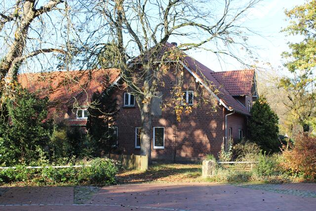 "Cassens Hoff" befindet sich direkt neben der Moisburger Kirche | Foto: sb