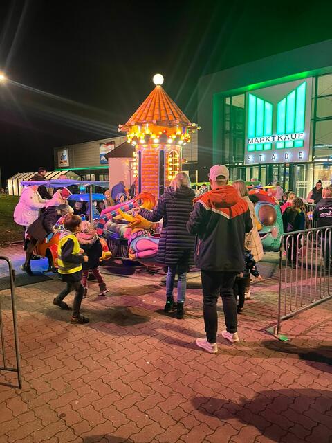Auch ein Karussell steht bereit. | Foto: Freiwillige Feuerwehr Wiepenkathen 