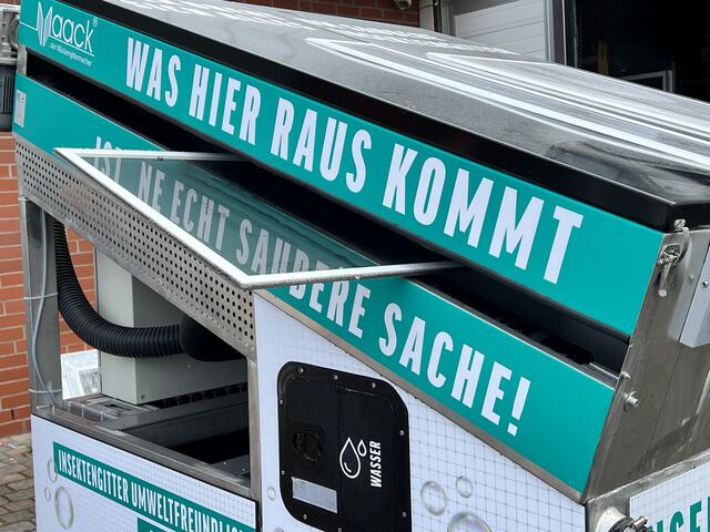 Nach der professionellen Reinigung sind die Fliegenschutzgitter wieder perfekt sauber | Foto: Maack