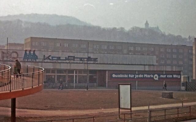 DDR-Version eines "Supermarktes": die Kaufhalle. Wer dort Getränke kaufen wollte, musste oftmals Leergut mitbringen | Foto: jd