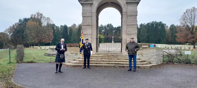 Begrüßung auf dem Soldatenfriedhof bei Becklingen | Foto: Bülau