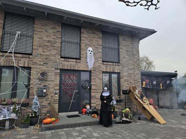 Die "Nonne von Borstel" vor dem Ansturm | Foto: Von Borstel