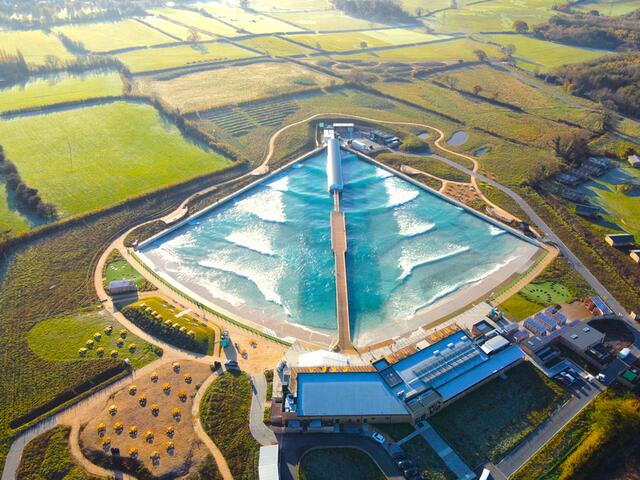 Der Surfpark in Stade soll ähnlich aussehen wie diese vergleichbare Anlage im englischen Bristol | Foto: The Wave Bristol