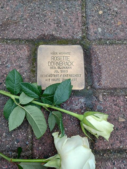 Der Stolperstein zur Erinnerung an Rosette Dörnbrack (Bahnhofstraße 35) | Foto: Sonja Kröger