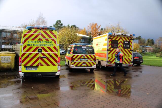 Auch für den Rettungsdienst war es ein Großeinsatz | Foto: Feuerwehr Stade