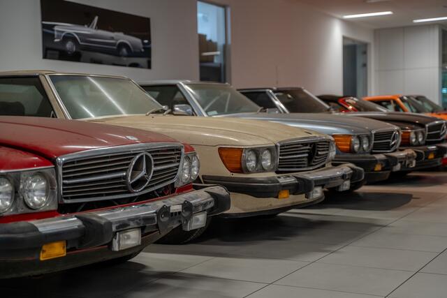 Insgesamt 27 Mercedes-Modelle aus dem Scheunenfund kommen zum Verkauf | Foto: DAVID Finest Sports Cars