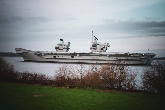 Die "HMS Queen Elizabeth" ist 284 Meter lang | Foto: photos__by__loco