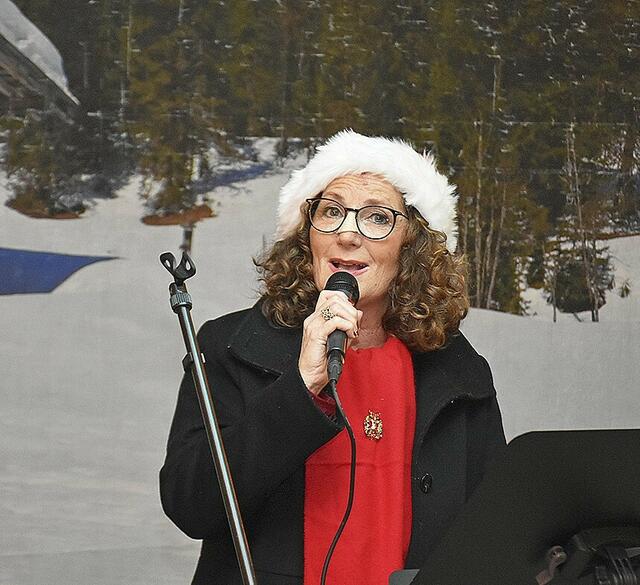 Bettina Allzeit war ebenfalls beim Weihnachtsliedsingen dabei | Foto: Axel-Holger Haase