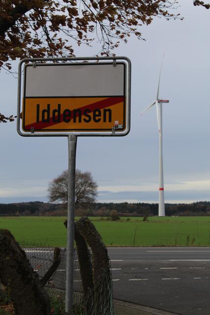 Unter anderem in der Ortschaft Iddensen leiden die Bewohner unter dem Lärm, der von den Windkraftanlagen ausgeht | Foto: pm