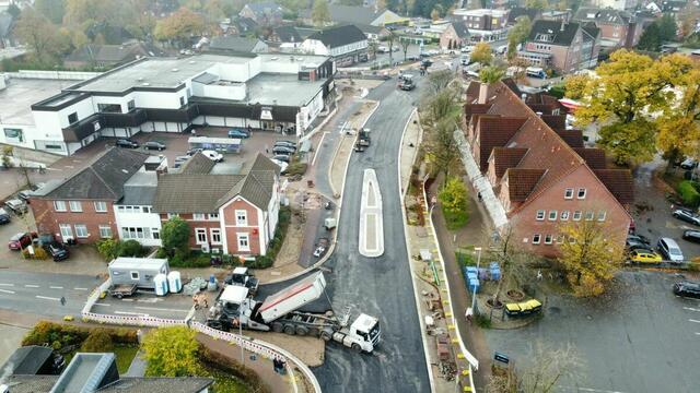 So sah die Baustelle der B75 noch vor einigen Tagen aus - nun ist sie endlich wieder befahrbar | Foto: Oliver Elstermann