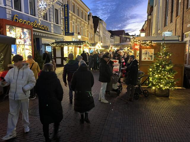Volle Gassen beim Wintermärchen Buxtehude