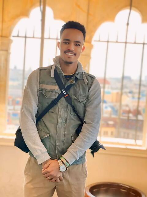 Bereket Maharena, ein junger Mann aus Eritrea, der trotz unglaublicher Erlebnisse gerade sein Studium der Sozialökonomie in Hamburg abschließt | Foto: privat