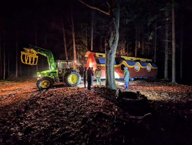 Bei der nächtlichen Transportaktion des Rundwagens | Foto: Gleisberg