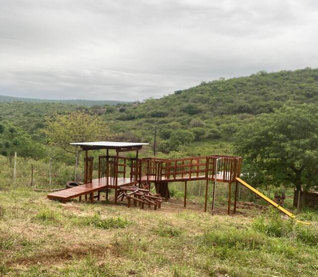 Der Spielplatz in Msengeni B (Eswatini) | Foto: Old Table 165 Winsen 