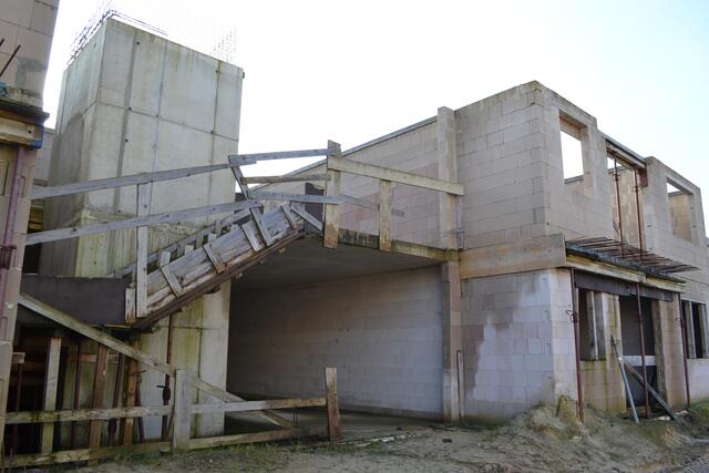 Von sicherer Bausubstanz oder einem schönen Anblick kann bei den Ruinen nicht die Rede sein  | Foto: bim