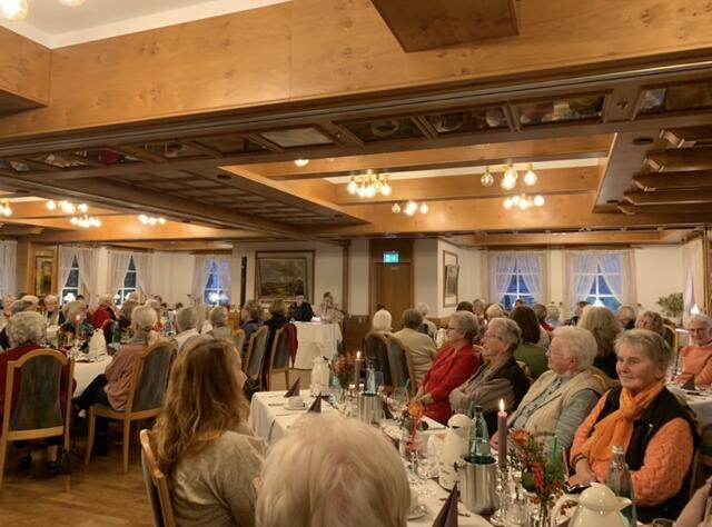 Der Festsaal im Undeloher Hotel "Heiderose" war gut gefüllt | Foto: Landfrauenverein Brackel-Hanstedt