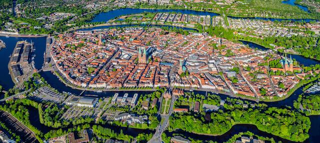 Wirkt wie ein Wimmelbild: die Lübecker Altstadt | Foto: Martin Elsen