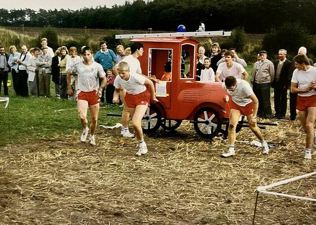 Veranstaltungen wie das Sänftenrennen bescherten den Mulsumern viel Aufmerksamkeit. | Foto: Freiwillige Feuerwehr Mulsum