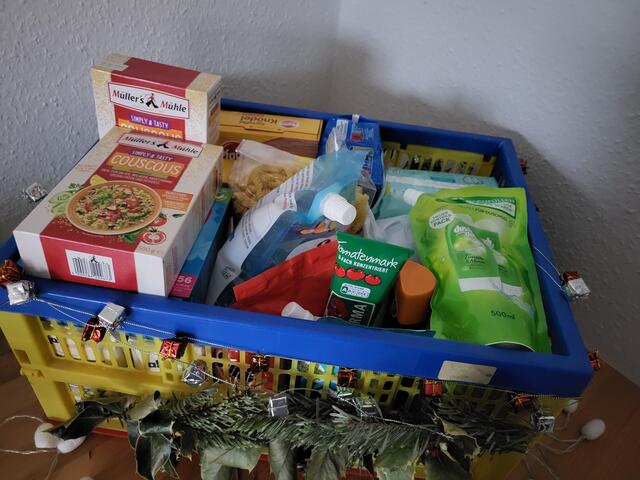 Ein Beispiel für eine Kiste mit 24 Spenden | Foto: Tafel Buxtehude