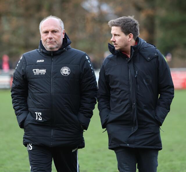 Zum Saisonende werden sich die Wege von Trainer Thorsten Schneider (li.) und Liga-Manager Julian Kühn trennen | Foto: cc