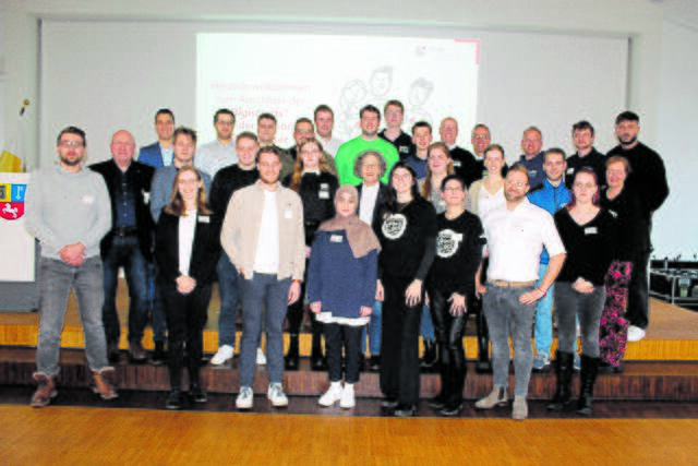 Die stolzen "Digiscouts" mit ihren Ausbildern und Projektleitern | Foto: sb